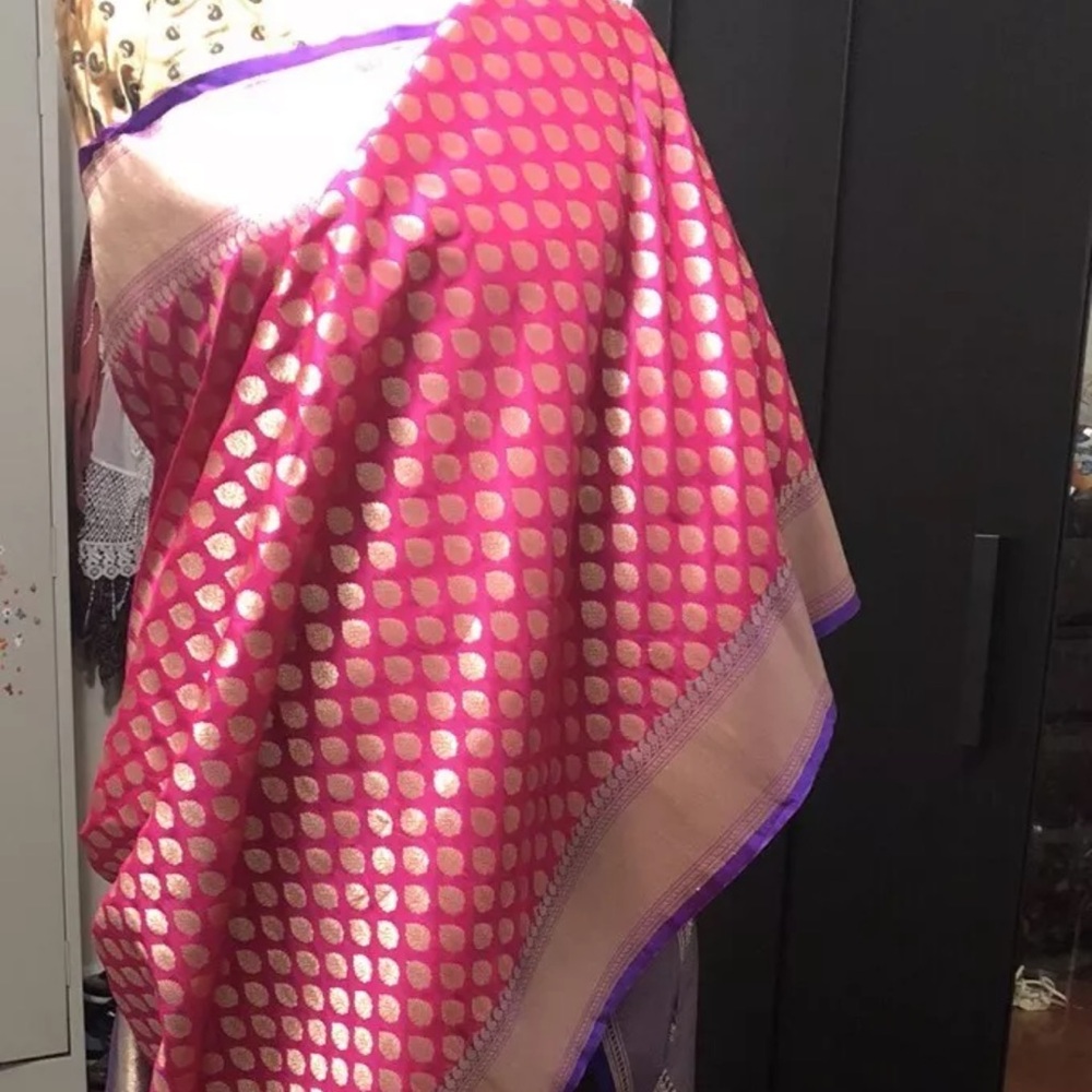 Bananas silk Sare rani pink and purple and full heavy zari work